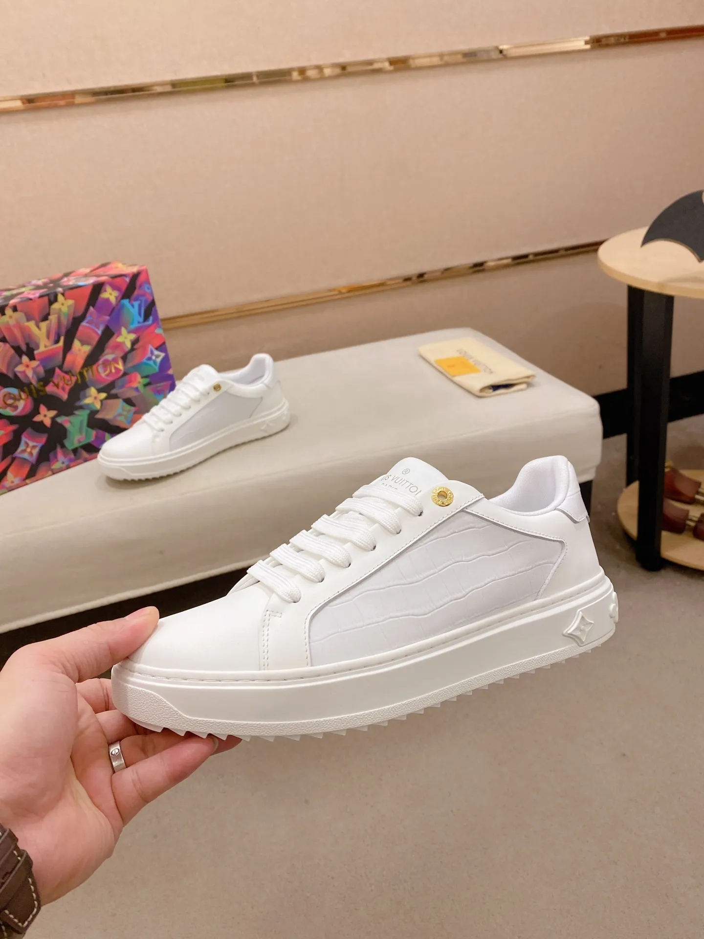 Men's shoes💰: 540💰(Niuli: full package) louis vuitton (Louis Vuitton/lv) top 🔍🔍 new models are on sale at the same time at the counter. The upper 🇮🇹 is imported from Italy, first-layer cowhide, and the lining is fully imported cowhide. 💪💪, completely 1⃣️ to 1 ⃣️Re-engraved🇮🇹💪💪, ⚠Sole: The original sole is specially provided by the original factory, the exclusive movable molded sole is super comfortable, ⚠The original factory follows the order, 🔍🔍high quality, you can enter and exit the counter at will, welcome to compare⚠. Code number:38-44